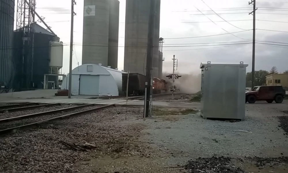 Δεν πάμε καλά! Έφηβος στη Νεμπράσκα προκάλεσε εκτροχιασμό τρένου για να ανεβάσει το βίντεο στο YouTube (Βίντεο)